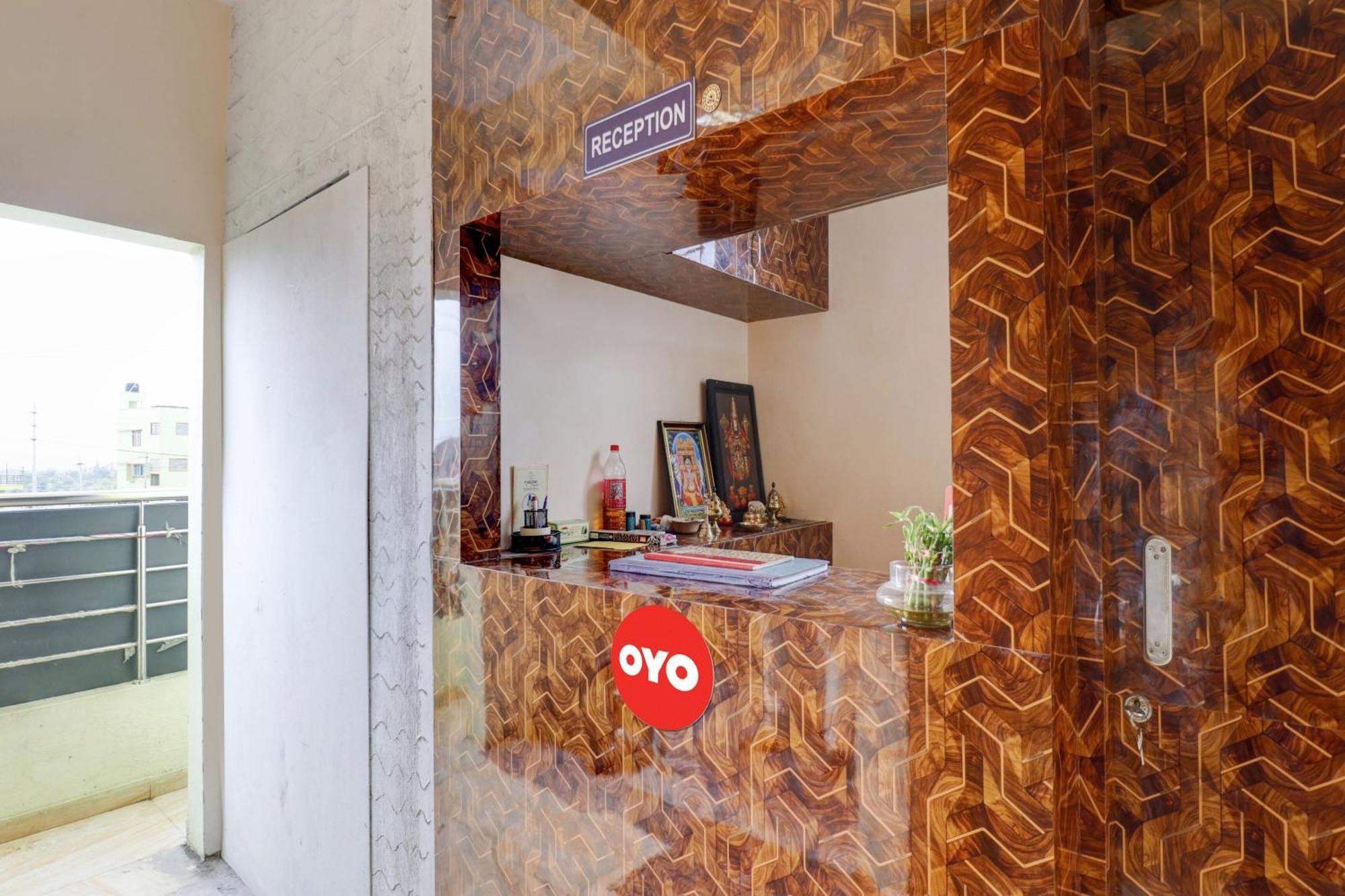 Hotel Oyo Flagship Golden Treasury à Bangalore Extérieur photo
